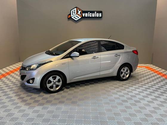 HYUNDAI HB20S 1.6 COMFORT PLUS 16V FLEX 4P AUTOMÁTICO